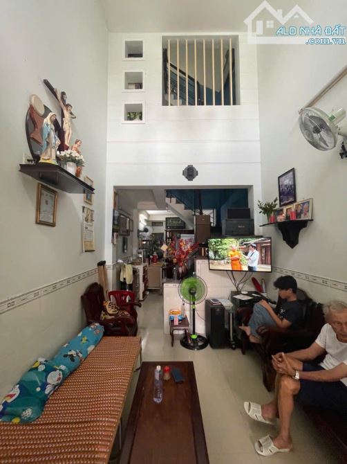 Bán Gấp Nhà Đường Lũy Bán Bích 44m2 - 3 Tầng - 3 Phòng Ngủ - Hẻm Thông - Chưa Tới 100tr/m2 - 5