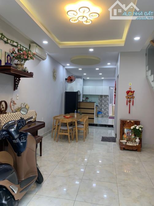 Bán nhanh giá mềm Nhà đường tô hiến thành Quận 10 DT: 6.3mx12m 2 Tầng Giá chỉ 6 Tỷ - 5