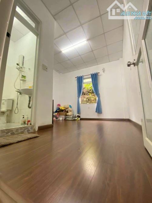 Cần bán căn nhà nhỏ ngay trung tâm tp Đà Lạt .65m². 2tang, 2phog ngủ, 4ti5 - 5