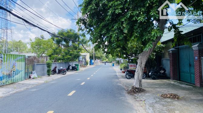 Bán nhà biệt thự làng Đại Học Thủ Đức đường Einstein P. Bình Thọ 1.613m2 150 tỷ ~ 93 tr/m2 - 6