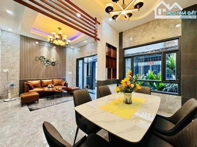 TIN HOT! Bán nhà giá rẻ Quận 10-Đ.Nguyễn Tiểu La.60m2 -Giá chỉ:2tỷ890.Gần ĐH Kinh tế - 6