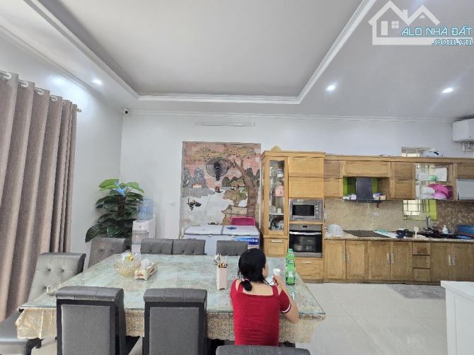 Anh Long Nhờ Bán Biệt Thự Vinhome Reverside Anh Đào 160M 3 Tầng MT; 10M Giá: 45 tỷ Long - 6