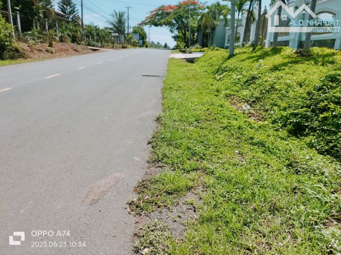 LÔ ĐẤT ĐẸP MẶT TIỀN DT765, CÁCH UỶ BAN 2KM, NGỘP BANK GIẢM MẠNH TỪ 15 TỶ XUỐNG CÒN 6.5 TỶ - 8