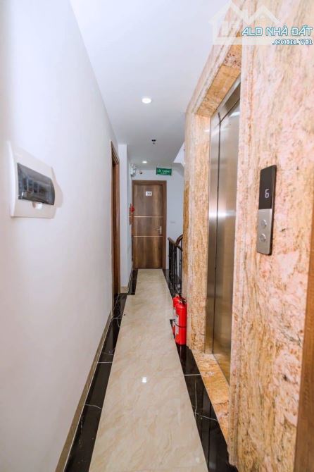 Tòa CHDV cao cấp Dịch Vọng, Cầu Giấy 60m2 7T MT 12m Tổng 15P studio full Dòng tiền 90tr/th - 9