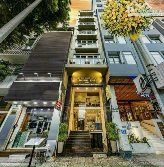 Siêu phẩm góc 2 MT Lê Thánh Tôn, p. Bến Thành, Quận 1. DT: 4.2x22 1 hầm 8 lầu. Giá 108 tỷ