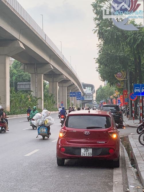 Đẹp như hoa hậu, Quang Trung Hà Đông, 42 m2, 5 tầng, KD, 2 thoáng. Ôtô 30c ngủ gần nhà. Ch