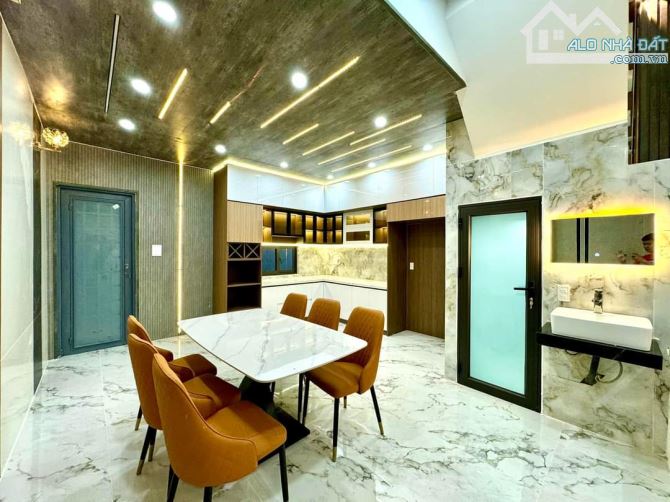 NHÀ ĐẸP HÒA XUÂN, 100M2, 3 TẦNG, 3 PHÒNG NGỦ, MỚI NGUYÊN, FULL NỘI THẤT, 4,435 TỶ ĐÀ NẴNG