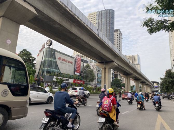 Bán nhà Lô góc Trần Phú Mỗ Lao gần Big C Hồ Gươm, gần chợ sát ô tô, 50m giá chỉ nhỉnh 6 tỷ