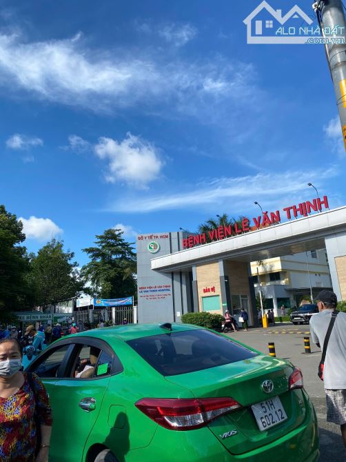 Ngay Bv Lê Văn Thịnh, Cát Lái , Q2, Bán Nhà  80m2, HXH Thông