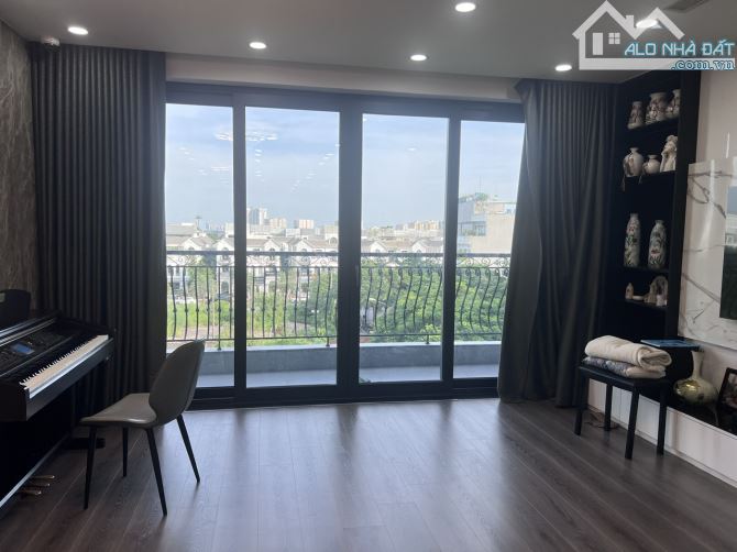 Bán nhà 6 tầng, view vườn hoa, DT 80m2 khu đấu giá Việt Hưng, Long Biên, có thang máy xịn.