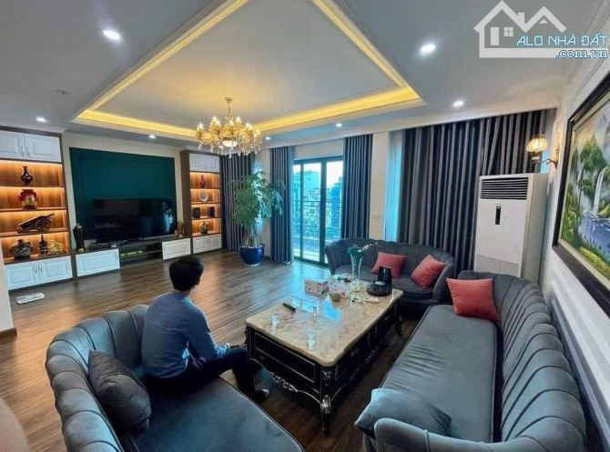 CỰC Hiếm! Mặt phố Nguyễn Văn Lộc sầm uất gần phố Trần Phú 42m2 chỉ 18.6 tỷ.