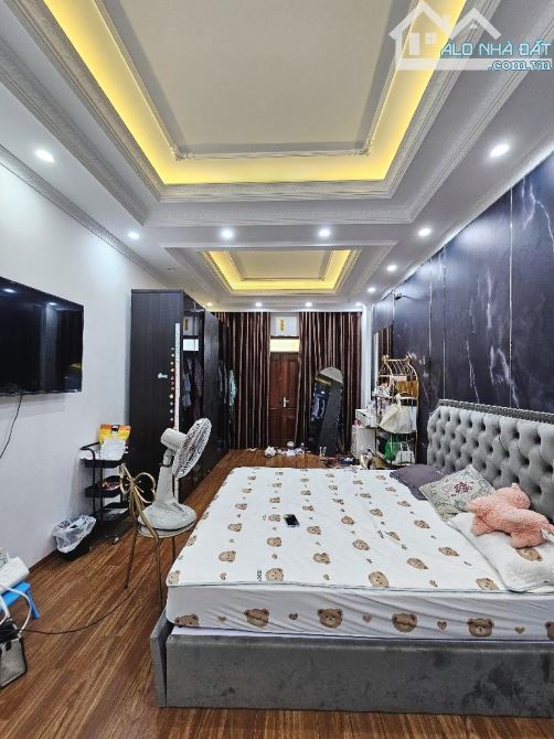 Nhà mới Nguyễn Văn Linh ô tô tránh thông 70m2- 4 tầng full nội thất🎊