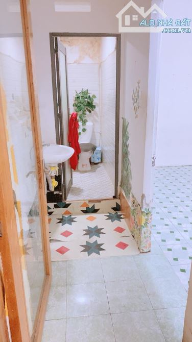 Cho thuê nhà 3 tầng mặt tiền Hùng Vương kế Vincom 22 triệu - 11