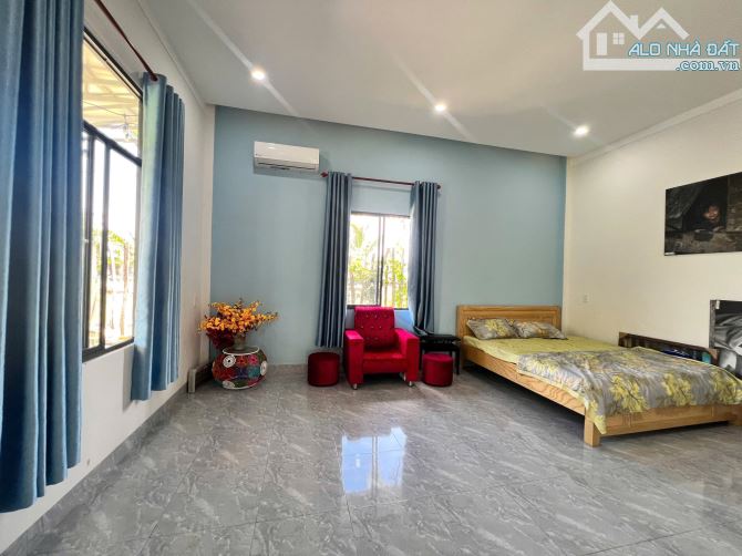 Nhà villa sân vườn rộng 1000m2 - 1