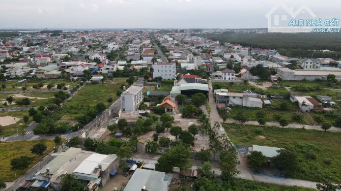 Đất nền thanh khoản cao, gần khu dân cư, gần khu Cn, cách sài Gòn 30km. Giá từ 1.2 tỷ SHR - 1