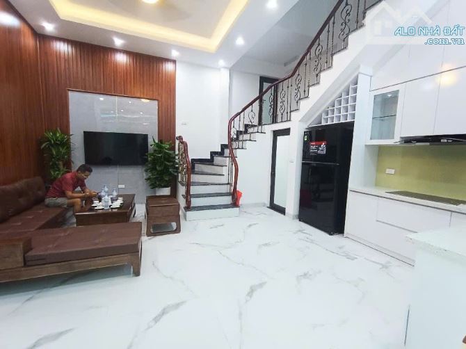 SIÊU HÓT BÁN NHÀ**NGỌC THUỴ**, 41M2, NGÕ Ô TÔ, GIÁ 6 TỶ - 1