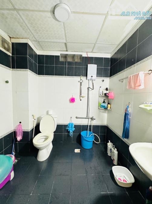 Định cư Úc bán nhà hẻm ôtô, cho thuê 16 triệu- 3,25 tỷ/ 54m2. Vĩnh Khánh, Phường 3, Quận 4 - 2