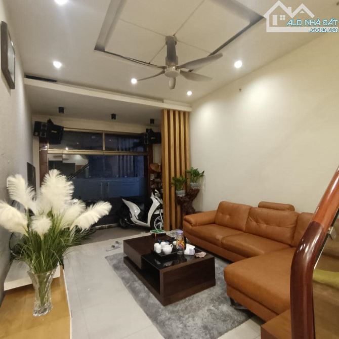 🏠🏠🏠 HÀNG HIẾM CẦU GIẤY - 1 NHÀ RA ĐƯỜNG CẦU GIẤY - 52M2 - 7 CHỖ QUA NHÀ - NHÀ ĐẸP Ở NGA - 2