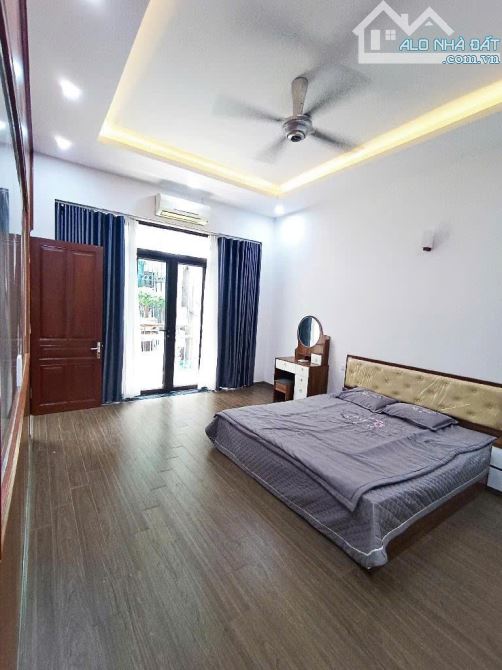 SIÊU HÓT BÁN NHÀ**NGỌC THUỴ**, 41M2, NGÕ Ô TÔ, GIÁ 6 TỶ - 2