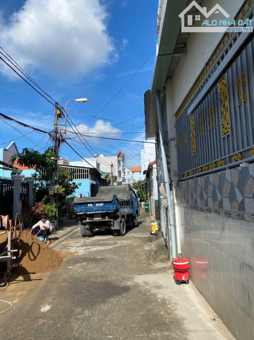 Ngay Bv Lê Văn Thịnh, Cát Lái , Q2, Bán Nhà  80m2, HXH Thông - 3
