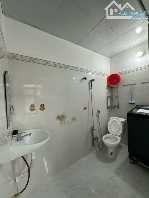 BÁN NHÀ 2 TẦG HẺM LÊ HỒNG PHONG DT 36M CÓ 2PN 2WC HUỚG ĐÔNG CÁCH ĐƯỜG CHÍH 20M - 3