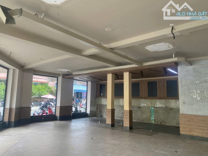 Cho thuê nhà 2 mặt tiền góc Phan Châu Trinh, Hải Châu phù hợp kinh doanh, showroom - 4