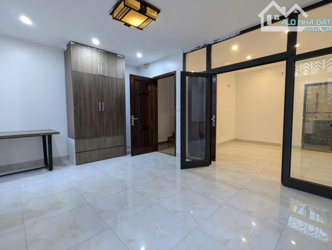 Nhà VIP View hồ Hoàng Cầu 62m2 x5T, giá 13.5 tỷ. Ngõ trước nhà 2.5m đi lại thuật - 5