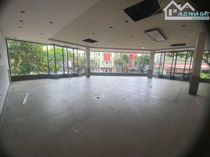 Cho thuê nhà 2 mặt tiền góc Phan Châu Trinh, Hải Châu phù hợp kinh doanh, showroom - 6