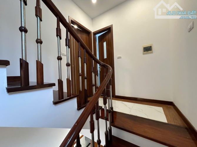 Nhà mới hộ khẩu Bồ Đề 49m2 x 6T ngõ thông, tiện ích số 1 quận. Full nội thất ở luôn. 7,6tỷ - 7