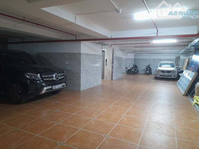 Nhà mặt phố Tân Mai, quận Hoàng Mai, DTMB 288m2, MT 10m, 9 tầng thang máy. Giá 119 tỷ