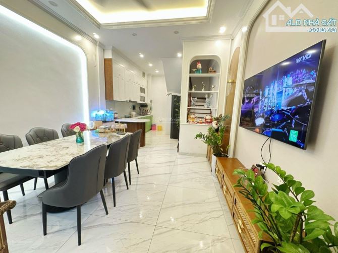 Cho thuê nhà Kim Mã – Ba Đình DT 36m x 6 tầng nở hậu, ở sướng giá thuê 12tr/th