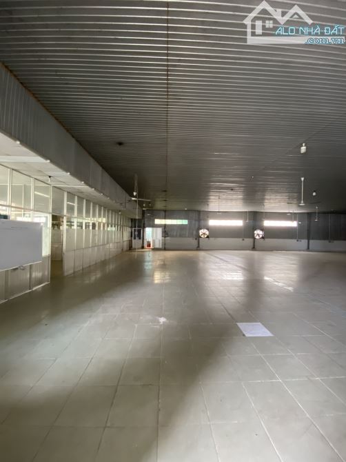 Cho thuê kho xưởng 2000m2 Hóc Môn