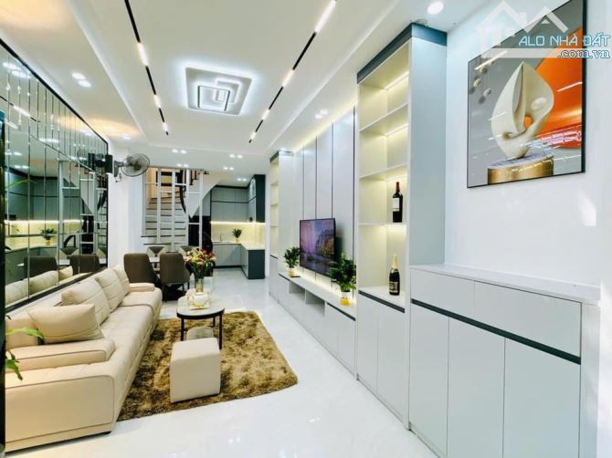 NHÀ ĐẸP KIẾN HƯNG - HÀ ĐÔNG - 40M - 5T - PL - OTO - KD - CHỈ 8 TỶ.