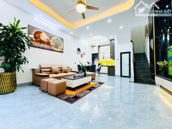 NHÀ MỚI ĐẸP YÊN HÒA, CẦU GIẤY, CHỈ 8.58 TỶ, 40M, MT 5M, FULL NỘI THẤT, GẦN Ô TÔ, Ở NGAY