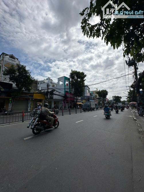 Nhà cho thuê mặt tiền đường Quang trung 5,5x25m thông suốt , gần chợ - 1