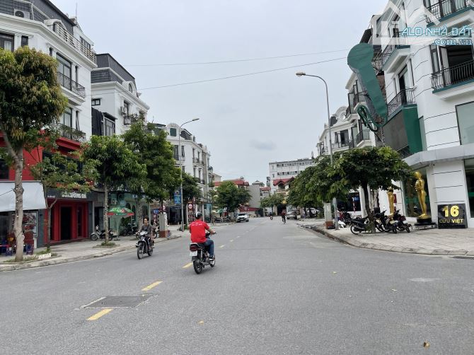 Cần bán căn Shophouse Sông Hồng tại TT Trâu Quỳ, view nội khu, cạnh chung cư Blue Star - 1