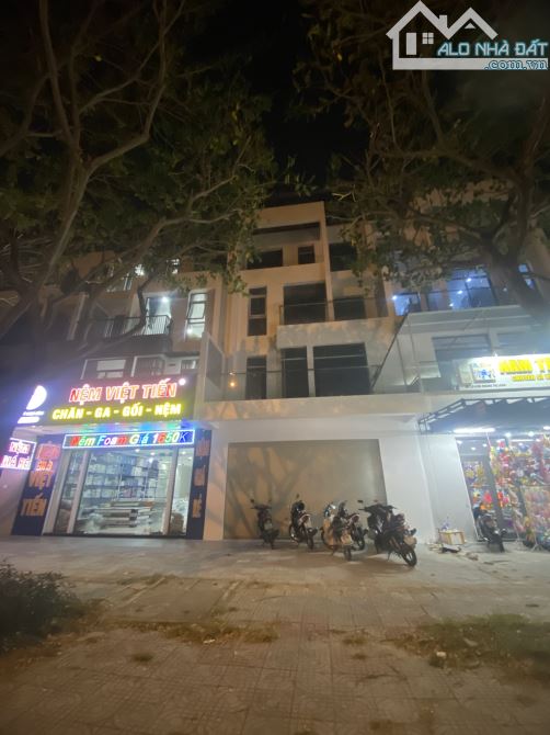 Bán ShopHouse (4T) 2 mặt tiền trước sau đường Hoàng Thị Loan giao Nguyễn Sinh Sắc. - 2