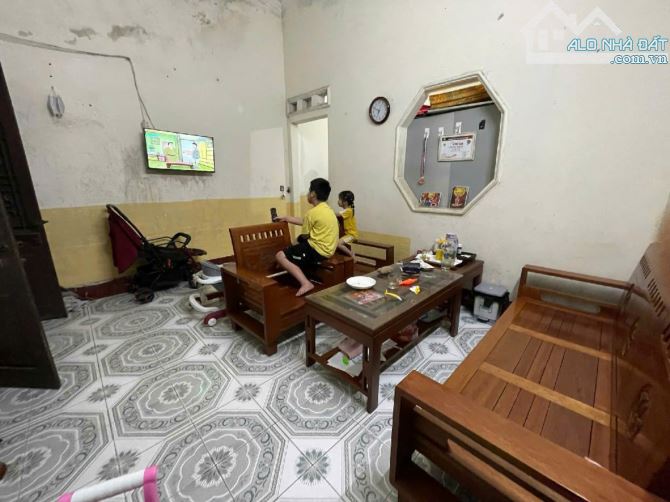 ĐẶNG CÔNG CHẤT, YÊN VIÊN, MẢNH ĐẤT VUÔNG ĐẸP, NỞ HẬU, MẶT TIỀN RỘNG, NHÀ 3 TẦNG Ở LUÔN - 2