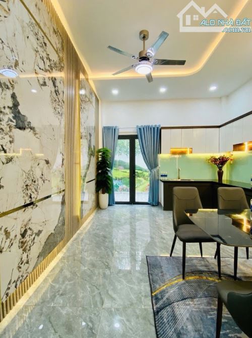 Siêu phẩm nhà VIP MT đường nhựa 10m SHR 2024 không lộ giới - 2