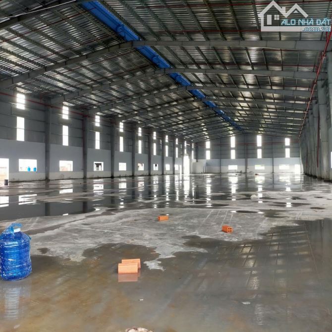 Cho thuê kho xưởng Cụm CN thuộc huyện Đức Hòa,LA kv:4.000m2,X: 2.600m2 - 2