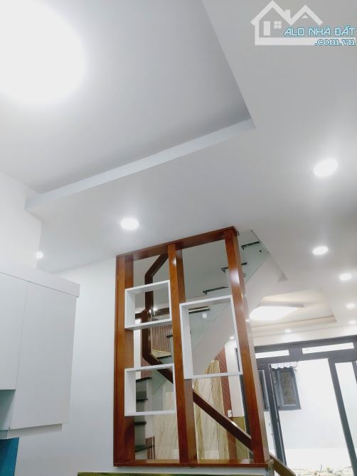 Nhà 1 trệt 1 lầu, 70m2 , gần chân cầu Tham Lương, giá rẻ 1ty830 - 5