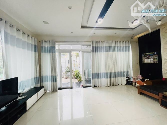 MỘT CĂN VILLA ĐẲNG CẤP NGAY TRUNG TÂM THÀNH NỘI - MẶT TIỀN ĐƯỜNG NHẬT LỆ🔥 - 7