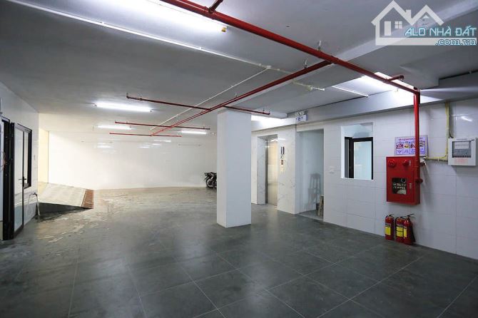 Bán tòa Văn Phòng Phố Trung Văn, Ô tô tránh, lô góc DT 150m2 x 9 tầng MT 8.5m, Giá 35.9 tỷ