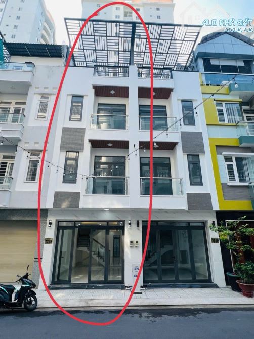 Ngộp gấp lắm, nhà 4 tầng thang máy giáp mt Nguyễn Sơn, 13.5 tỷ, bao gồm nội thất