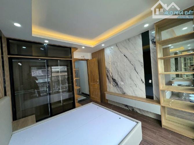 Nhà Mới Phố Nguyễn Chính, Otô Tránh, 5 Tầng 50m2, Thang Máy Nội Thất Xịn, Kinh Doanh Đỉnh