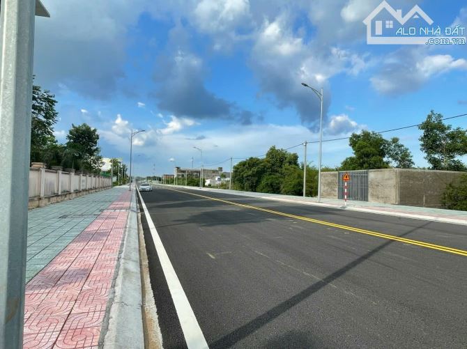 cần chuyển nhượng lại khu đất như hình quý khách hàng có nhu cầu liên hệ e thành - 1