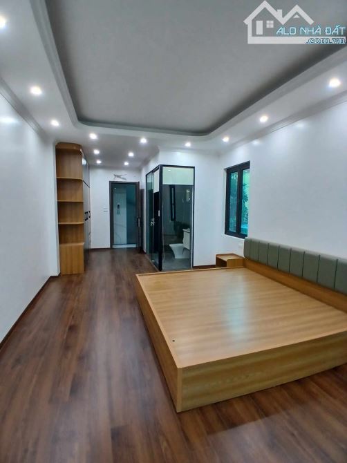 BÁN NHÀ ĐẸP HỒ TÙNG MẬU, LÔ GÓC, ÔTÔ VÀO, NHÀ MỚI Ở NGAY, 42m2 x 6 Tầng, THANG MÁY, GIÁ 12 - 1