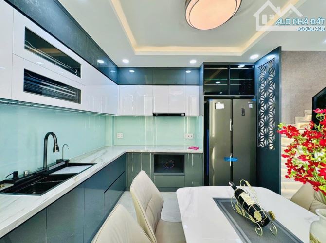 Bán gấp nhà 40m2 chỉ 2.9 tỷ Phan Đăng Lưu Phú Nhuận, gần sân bay, 4 tầng, hẻm oto. - 2