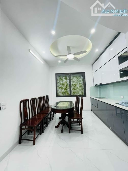 Mặt phố Nguyễn Thị Định, Thanh Xuân, Dt 39m2, 5 tầng, giá 19.9 tỷ - 2