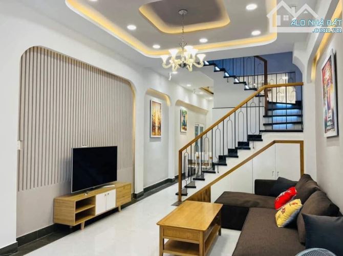 Cô Hoa bán Hồng Bàng Quận 11_ Chia vốn làm ăn cho con cái trong nhà, Dt: 44,2m2/ 2 tỷ 520 - 4